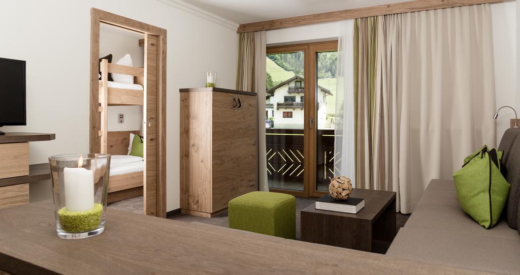Hotel Tauernhof Kaprun Quarto foto